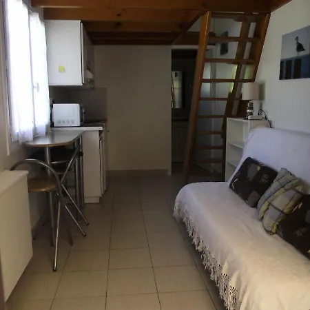 Studio Situe A 20 Minutes A Pied De La Plage De 94666